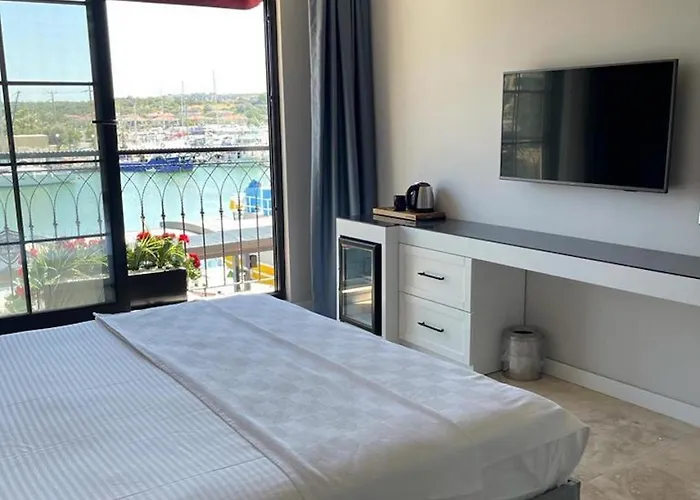 Otel Delice Mavi Ildır